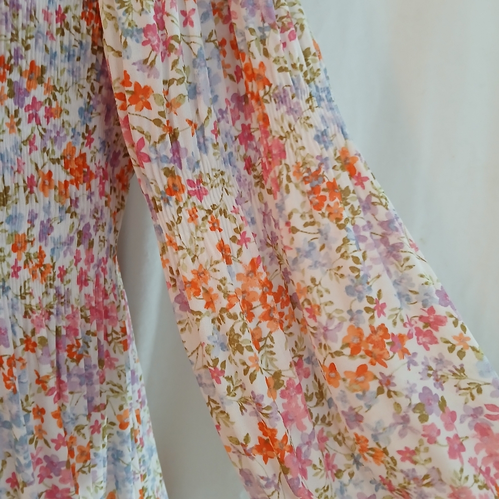 Pink Pleated Blouse with Long Sleeves - Picture 3 of 5